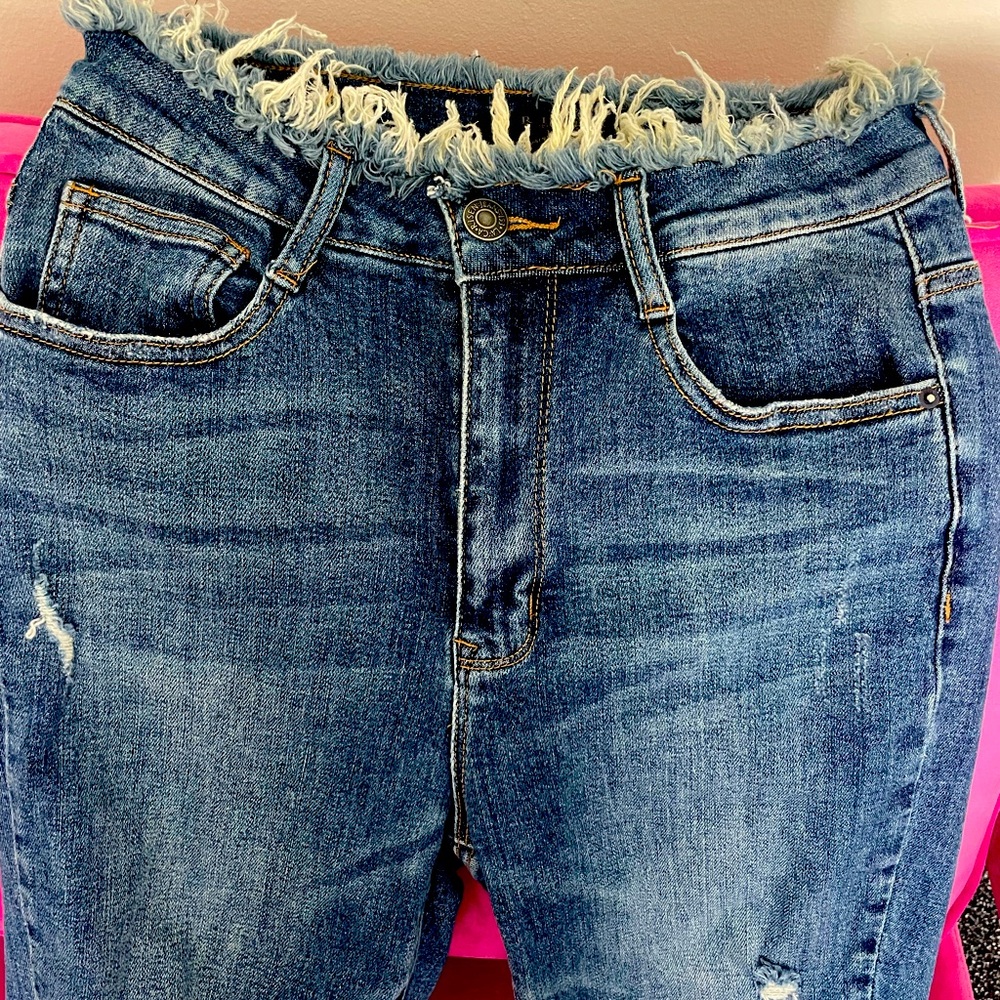 Risen Distressed Jeans